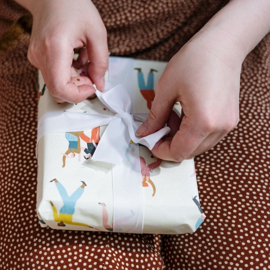 How to Wrap Presents An Eco Friendly Guide | 8 tips for sustainable gift wrap