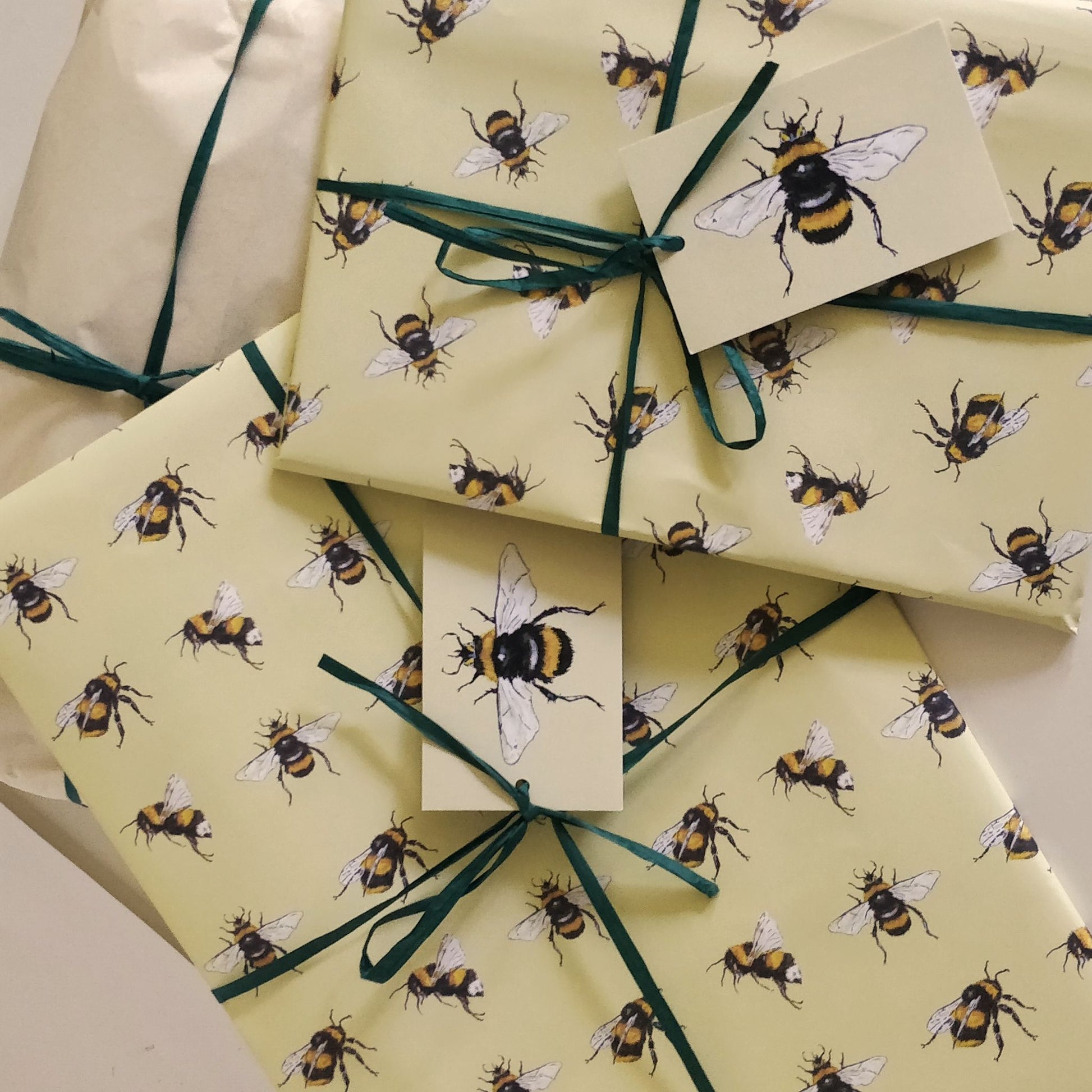 Hand Gift Wrap - Bees